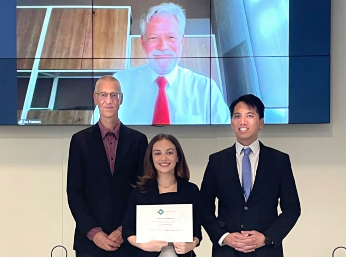 Ariana Gabriella Arends a gradua na Universidad di Aruba