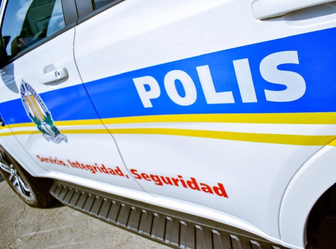    Señora cu a dal cu su auto den cura di cas a fayece poco mas di 12 ora despues