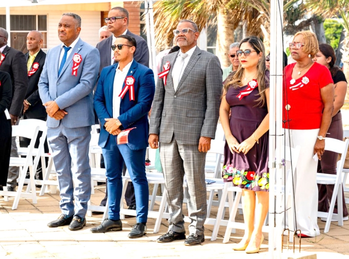Minister Dowers a celebra e 205 aniversario di Independencia di Peru