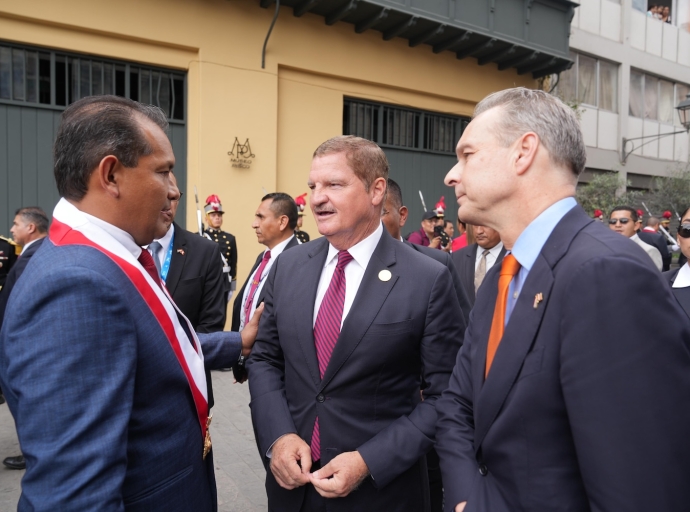 Diputado Peruano ta explora pa extende e lasonan entre Aruba y region La Libertad