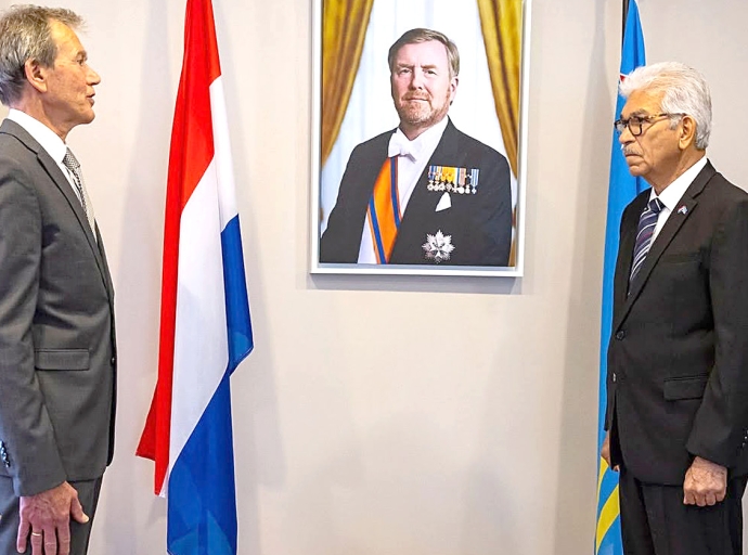 Hues nobo a huramenta dilanti Gobernador interino di Aruba