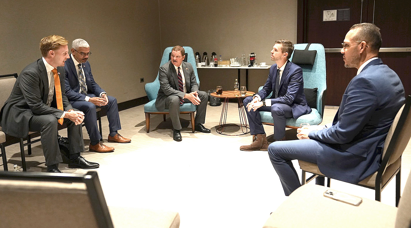 Aruba tin hopi potencial pa bira un centro di conocemento pa Latino America