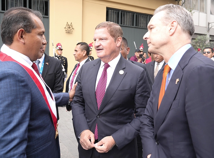 Aruba ta fortalece su posicion den Latino America durante bishita na Peru