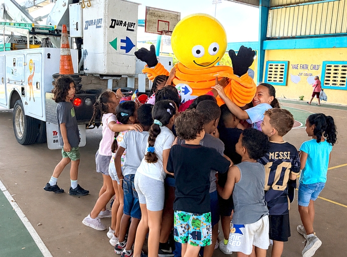 Elmar su Electra Discovery Tour ta bek na YMCA San Nicolas