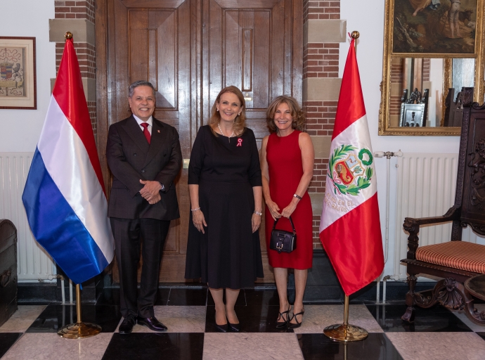 Celebracion di e 205 aniversario di Independencia di Peru na Kasteel de Wittenburg