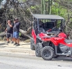 Auto coriendo duro y den direccion contrario a plama den tres vehiculo UTV