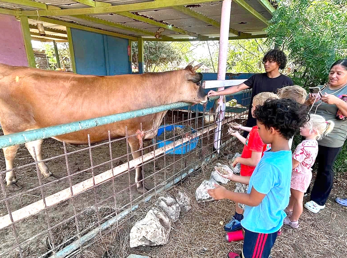 Grupo di vakantie camp a bay bishita animalnan na Santa Rosa