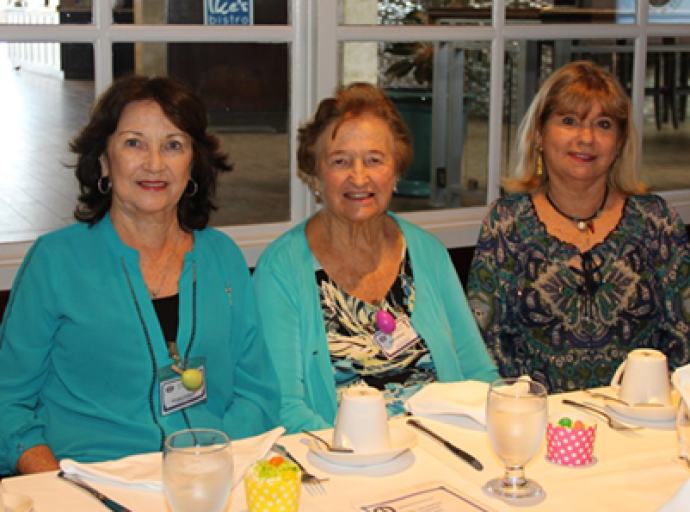 Na Memoria di Justine Hart kende ta Life Member di Women’s Club of Aruba