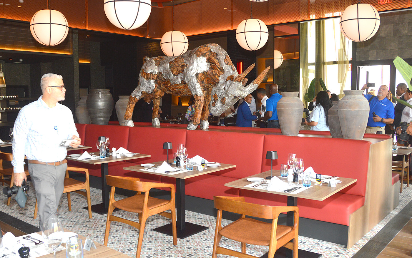 Restaurantnan di luho cu carni di bon calidad pa huespednan di Hotel RIU Palace Aruba