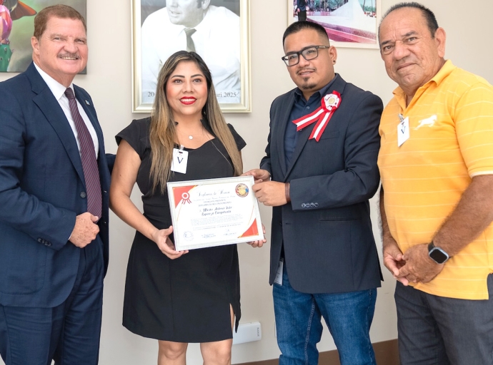 Comunidad Peruano gradecido cu Premier su bishita na Peru