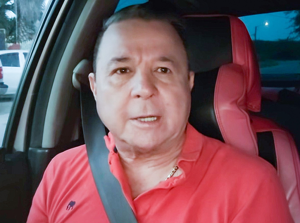 Francis Jacobs den experiencia amargo ora autoridad a tene razzia den compleho di apartamento