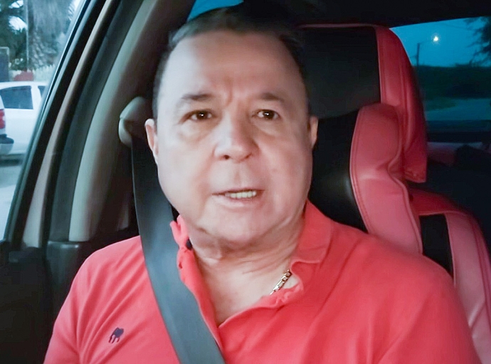 Francis Jacobs den experiencia amargo ora autoridad a tene razzia den compleho di apartamento