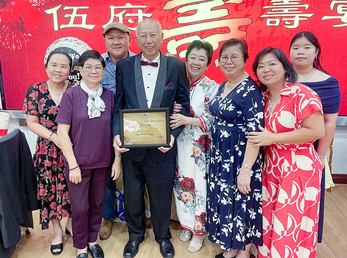 Comunidad Chines a bay honra ciudadano te na New York