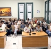 Esnan di camp di Parlamento Hubenil a bishita Corte di Husticia