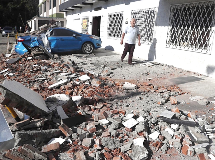 Arubianonan di vakantie den area afecta pa temblor ta ser pidi pa registra na Ministerio Hulandes di Asuntonan Exterior