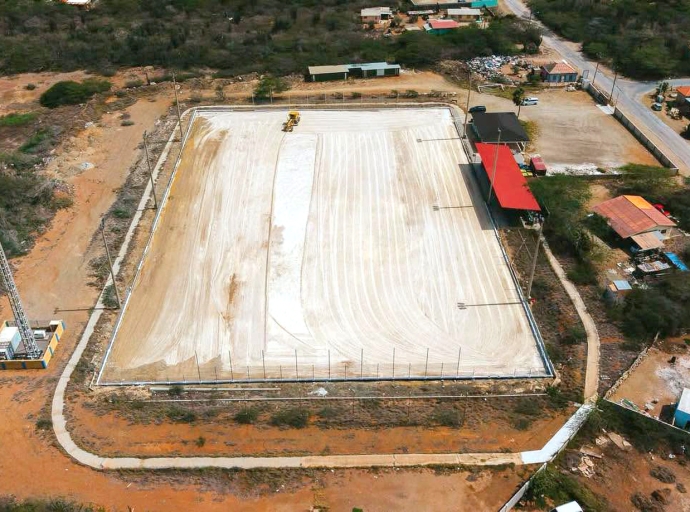 Trabao ta sigui pa veld di SV Nacional haya turf artificial