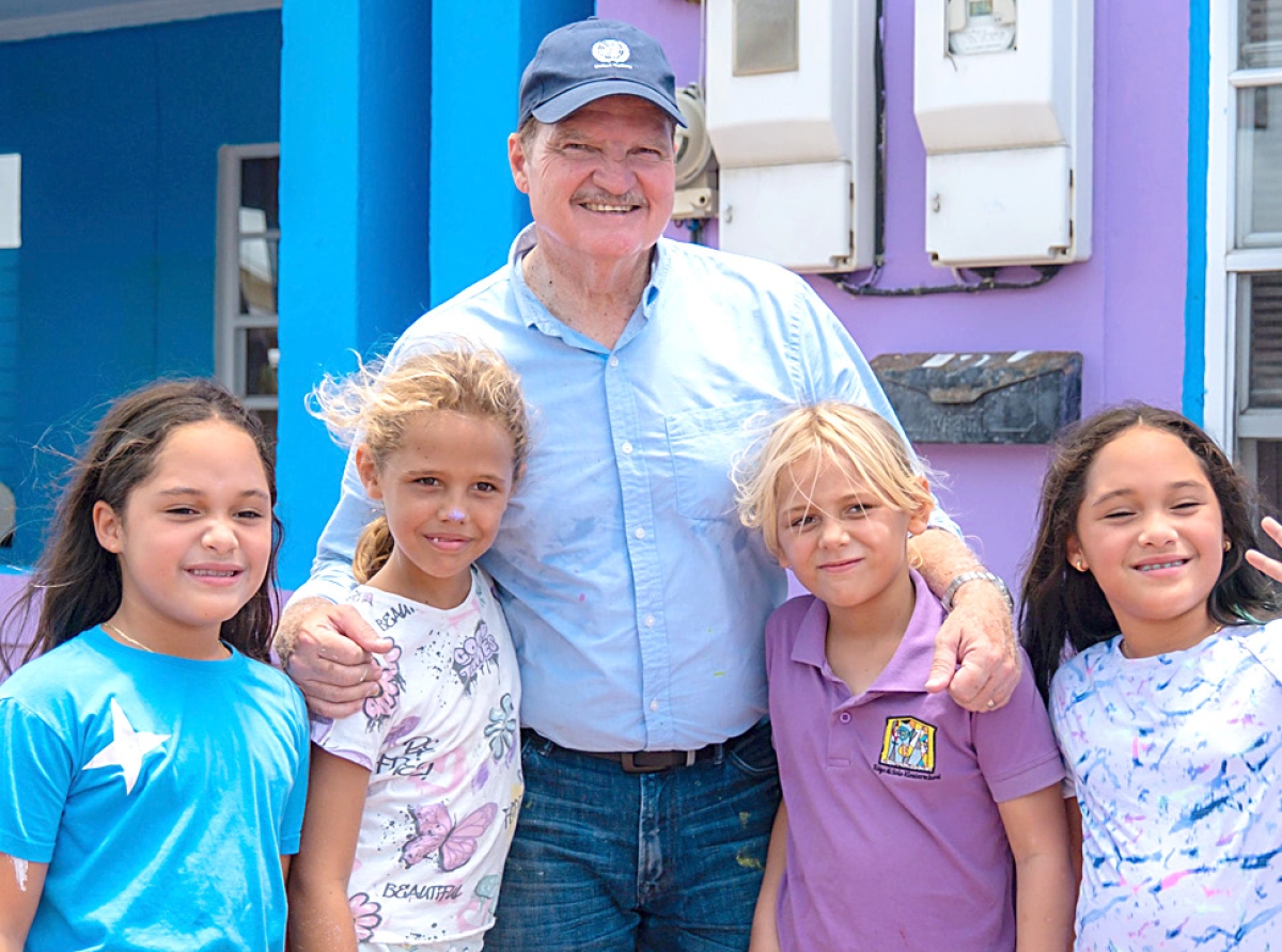 Stranheronan cu ta yama Aruba nan cas tambe a yuda duna Bernhardstraat un cara nobo