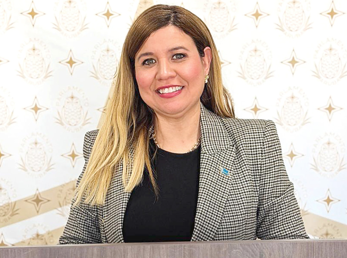 ‘Maestronan ta e curason di nos enseñansa y merece reconocemento den palabra y accion’