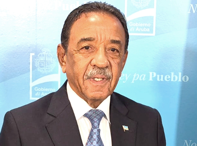 Ministro Herdé ta duna Comerciantenan Uni tur razon pa e critica
