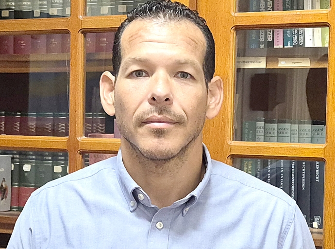 Gobierno tin mayoria den Parlamento pa controla Minister