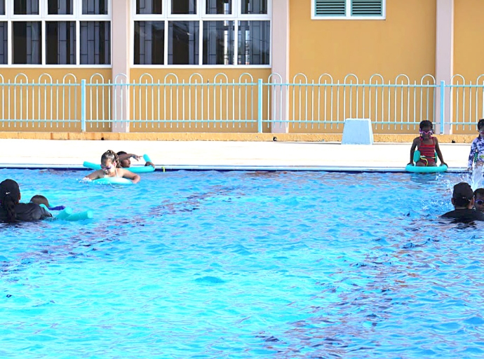 Community Pool na San Nicolas a habri bek pa comunidad