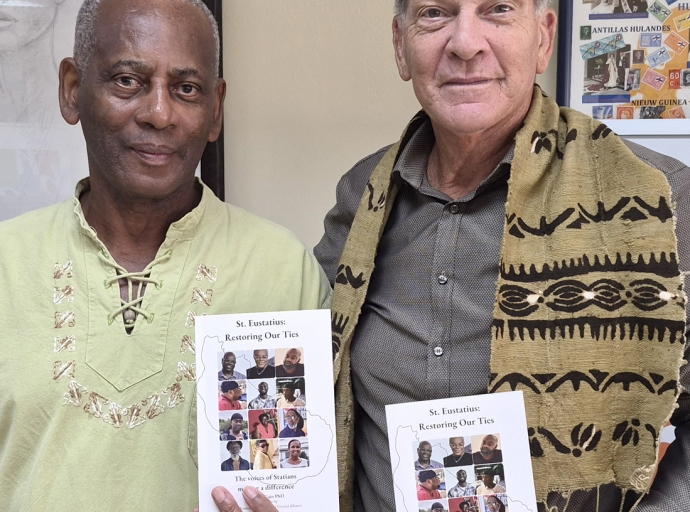 Presentacion di obra ‘The voices of Statians making a difference’ na Biblioteca Nacional Aruba