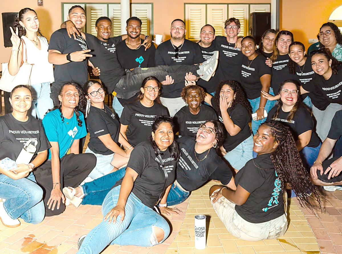 Universidad di Aruba ta duna bonbini na mas di 381 studiante nobo