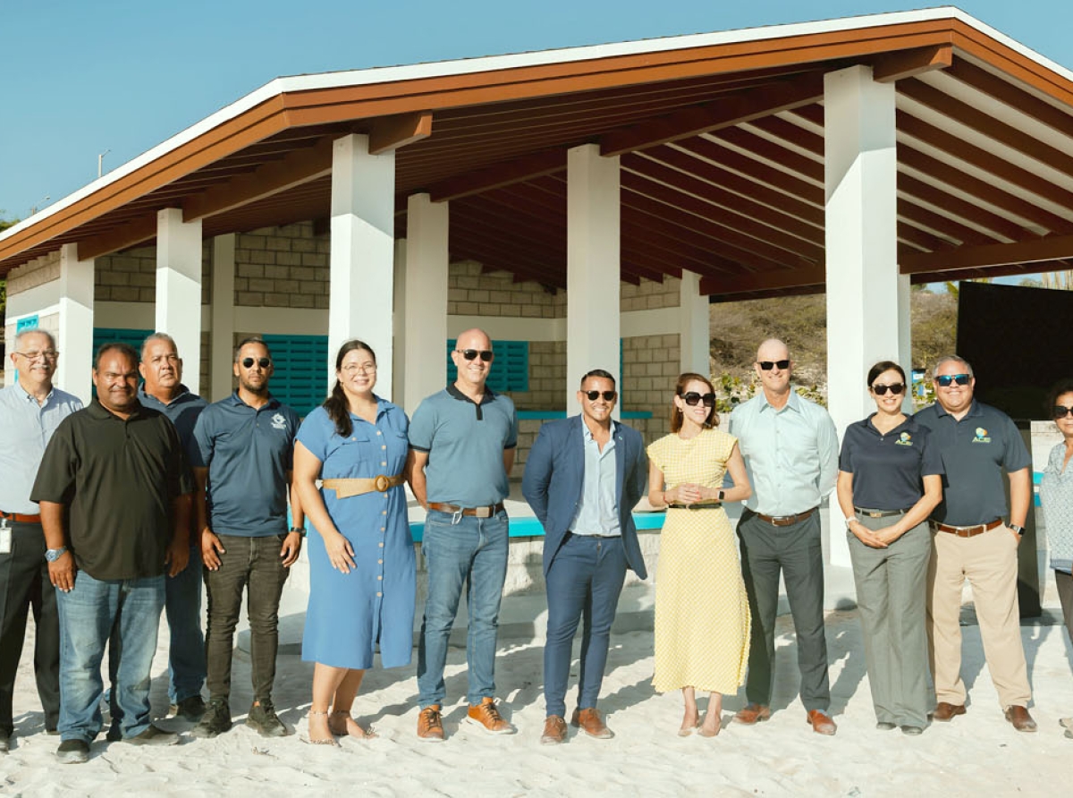 Facility Center na Rodgers Beach ta completamente renoba