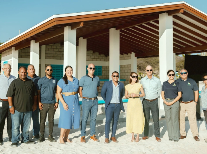 Facility Center na Rodgers Beach ta completamente renoba
