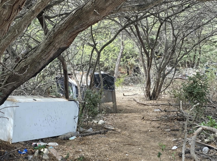 Ploegnan a uni forsa pa adelanta trabao di limpiesa den cuadro di Cuida Aruba