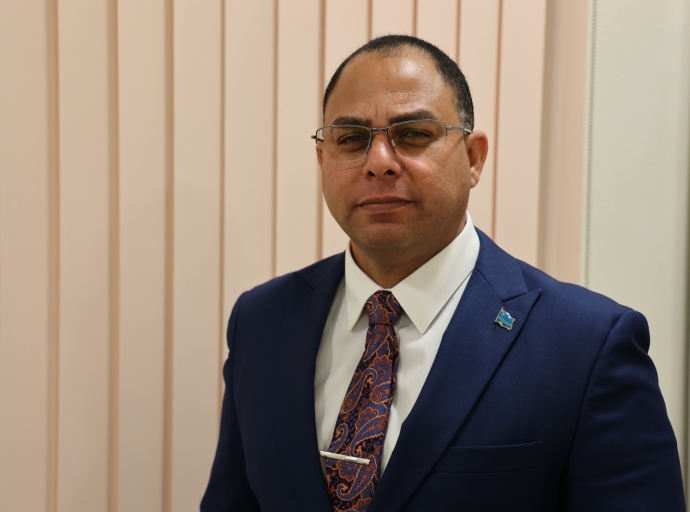 Parlamentario Eduard Pieters ta cuestiona ta e preparacion di e proyectonan y e calculonan cu Gobierno ta uza