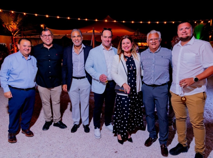 Parlamentario Jennifer Arends-Reyes a bay celebra 45 aña di Aruba Ports Authority