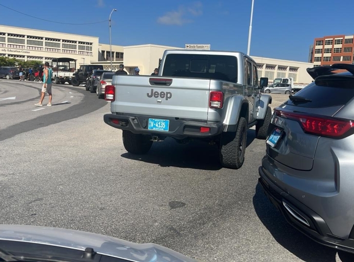 Tour operators a protesta rond di Rotonde Las Americas