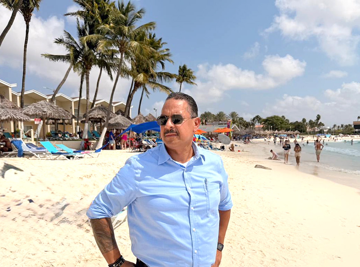 Parlamentario Ing. Carlos Bermudez ta sigui cu su compromiso pa acceso liber na beach, sostenibilidad, economia y bienestar di pueblo