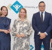 Evelyn Wever-Croes a felicita Marcel Daniëls cu Condecoracion Real