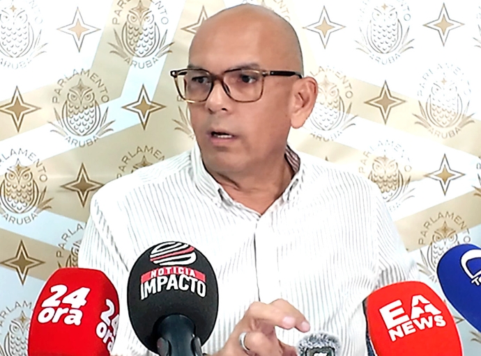 Problema di Aruba no ta over-tourism pero ta under-development