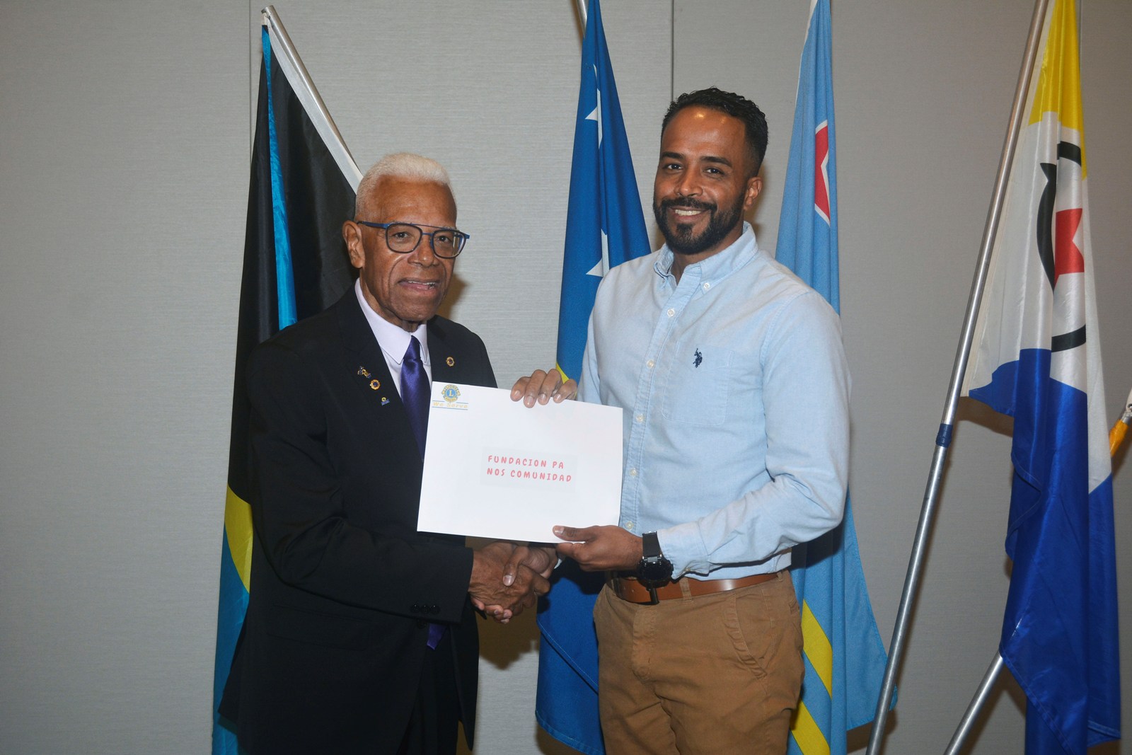 Fundacion Pa Nos Comunidad a duna un presentacion na Aruba Lions Club