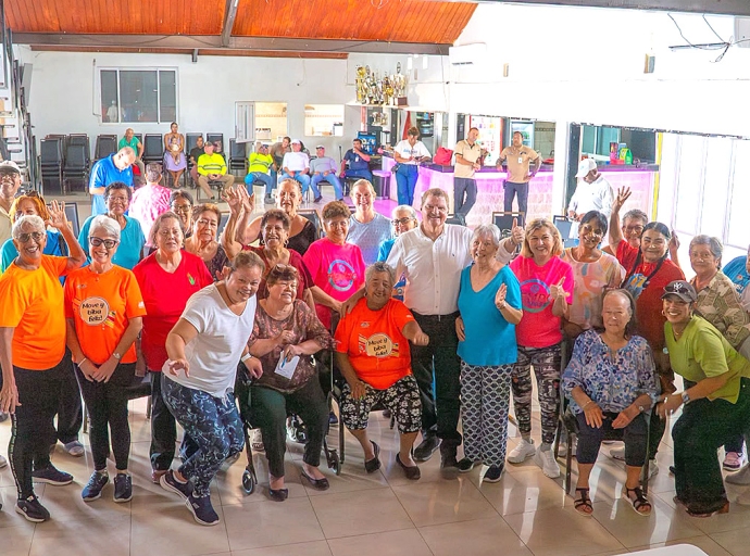 Un espacio pa nos adultonan mayor sinti nan mes cerca di otro
