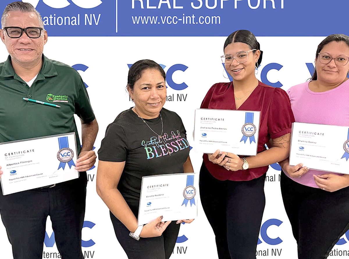 Un grupo a ricibi curso di Payroll Pro HRM Advanced