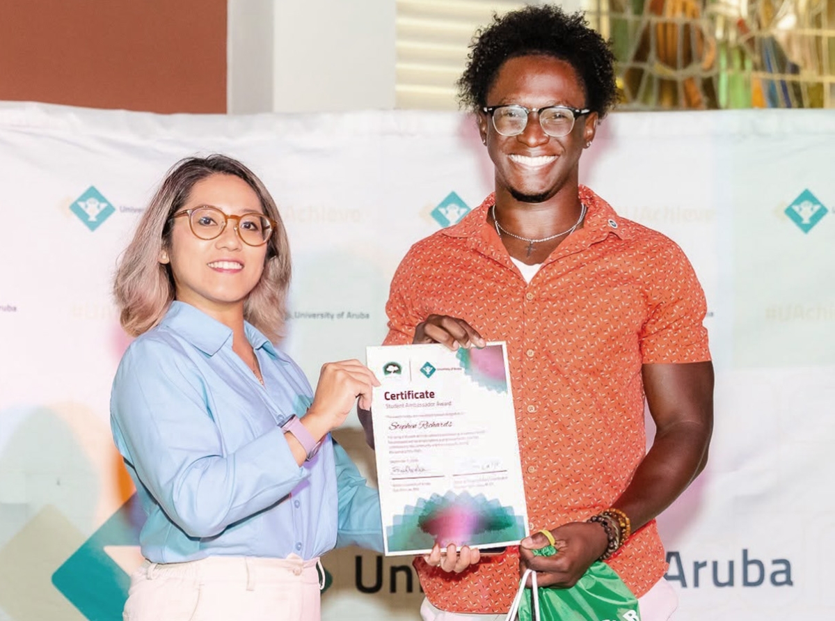 Haya sa mas di Stephen kende ta e SISSTEM Student Ambassador