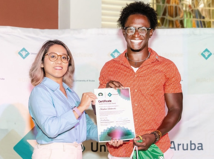 Haya sa mas di Stephen kende ta e SISSTEM Student Ambassador