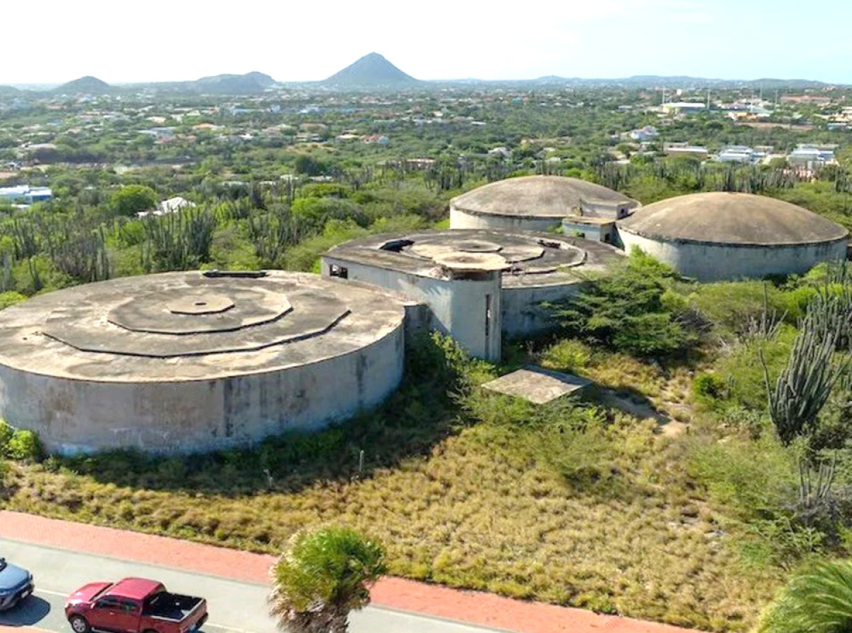 Gobierno y Stichting Monumentenfonds Aruba a firma e traspaso di e Tankinan di awa na Kibaima
