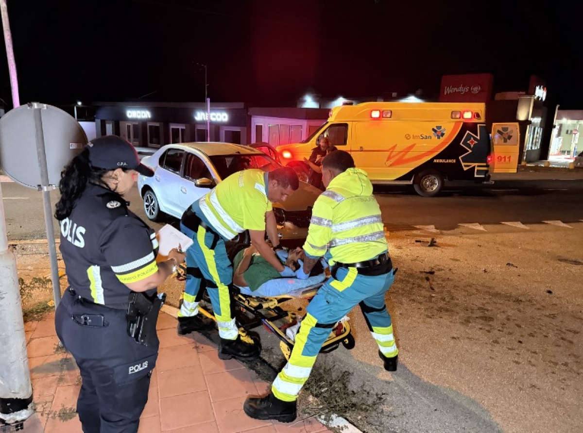 Chauffeur cu a causa hit-and-run termina den hospital