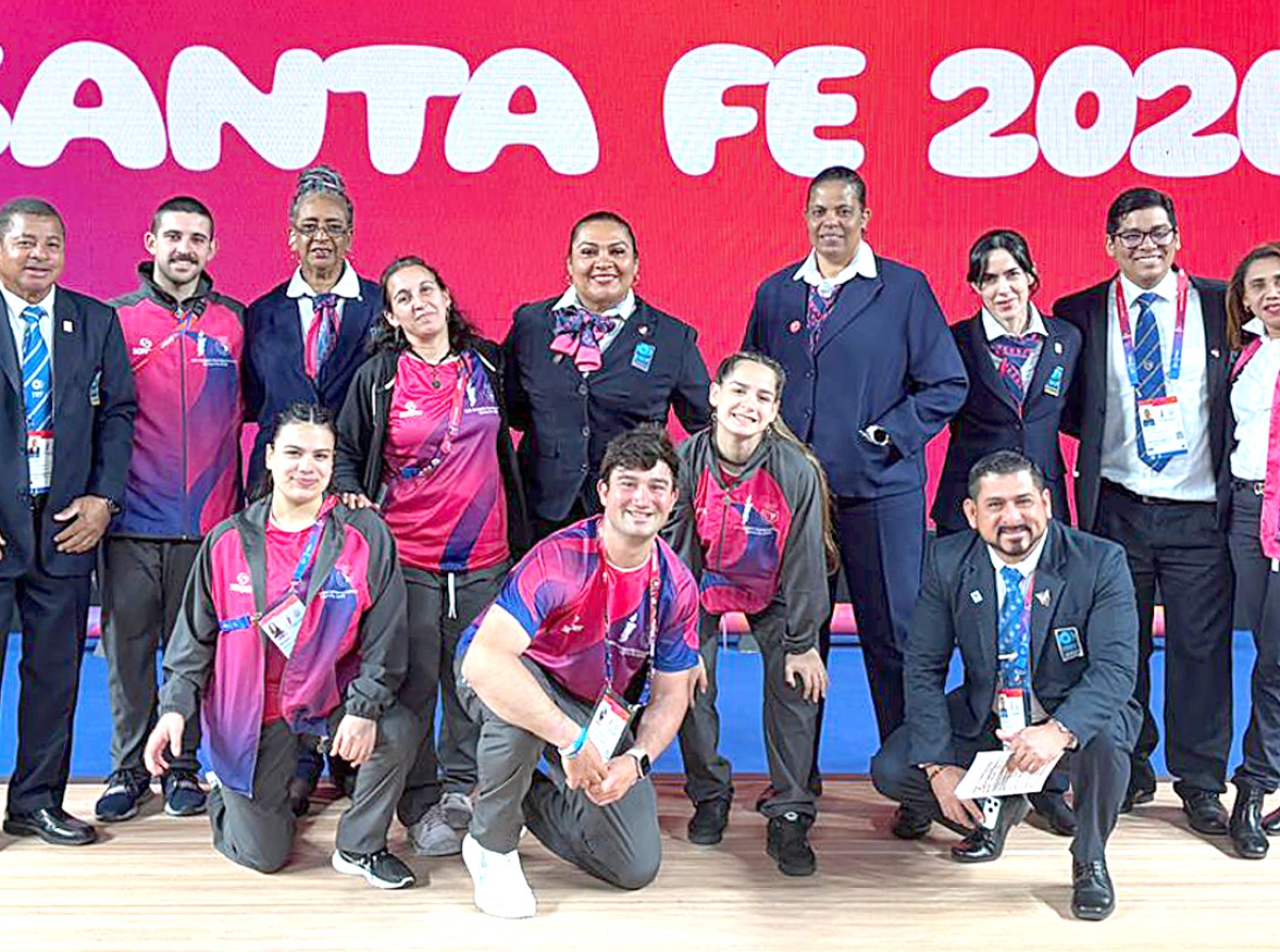 Hugo Themen a fungi como Official Tecnico Internacional na na Juegos Suramericanos Santa Fe