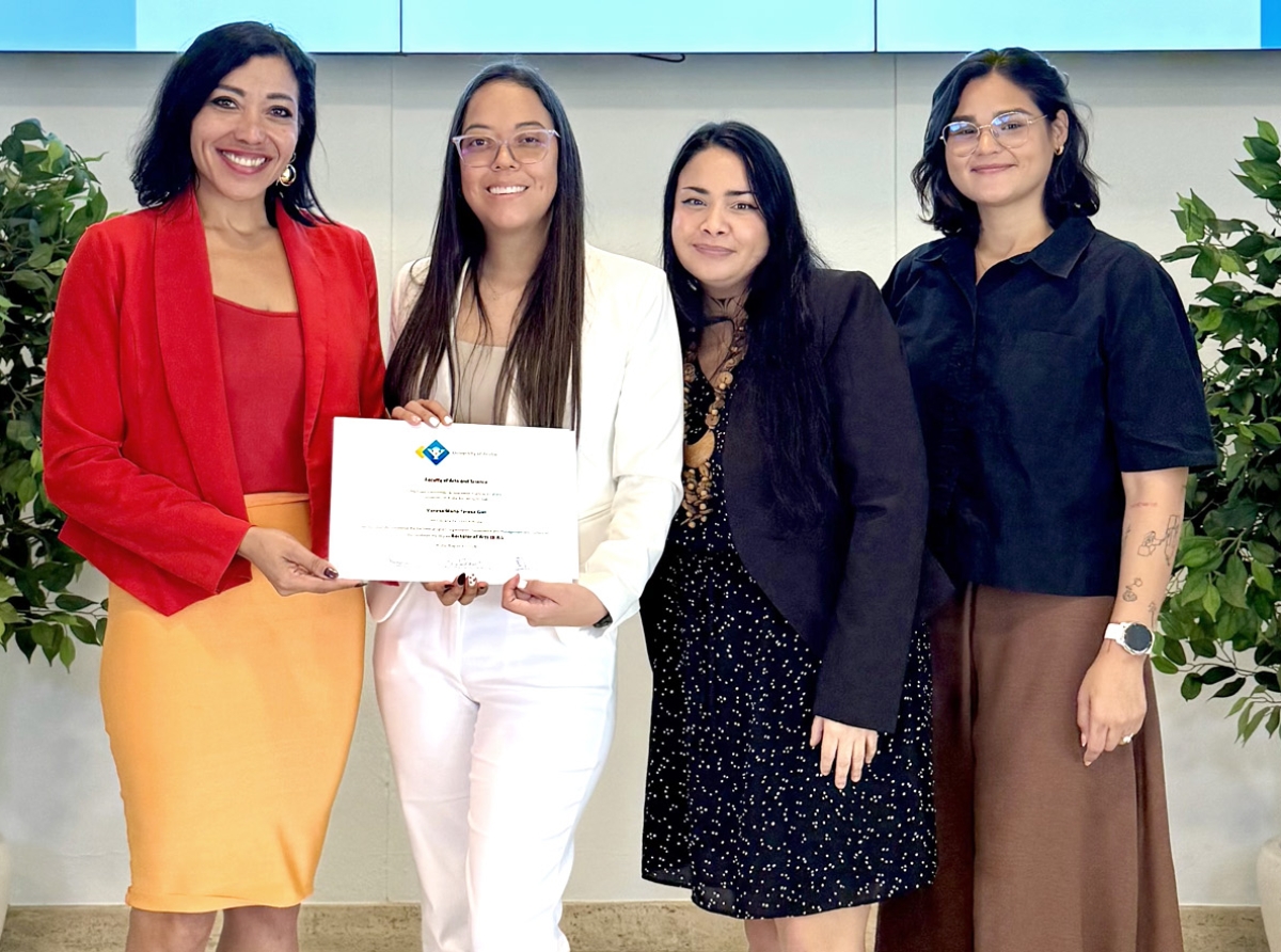 Vanesa Giel a gradua como Bachelor na Universidad di Aruba