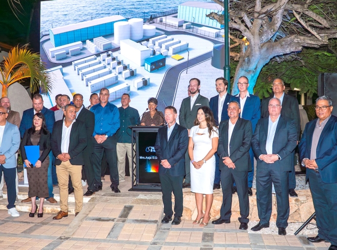 Minister Herde bisando cu BESS II ta haci e ambicion energetico di Aruba bira un realidad