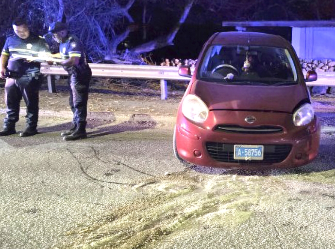 Chauffeur burachi a ocasiona accident den birada di Santa Cruz