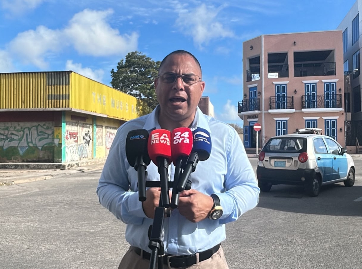    ‘Inversionista ta y kier inverti, pero ta Gobiernonan no tin curashi pa tuma decision’