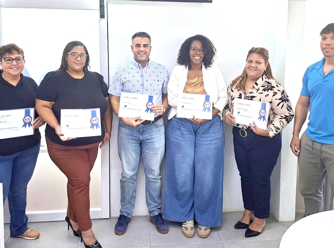 Grupo di cursista a ricibi certificado pa Payroll Pro HRM