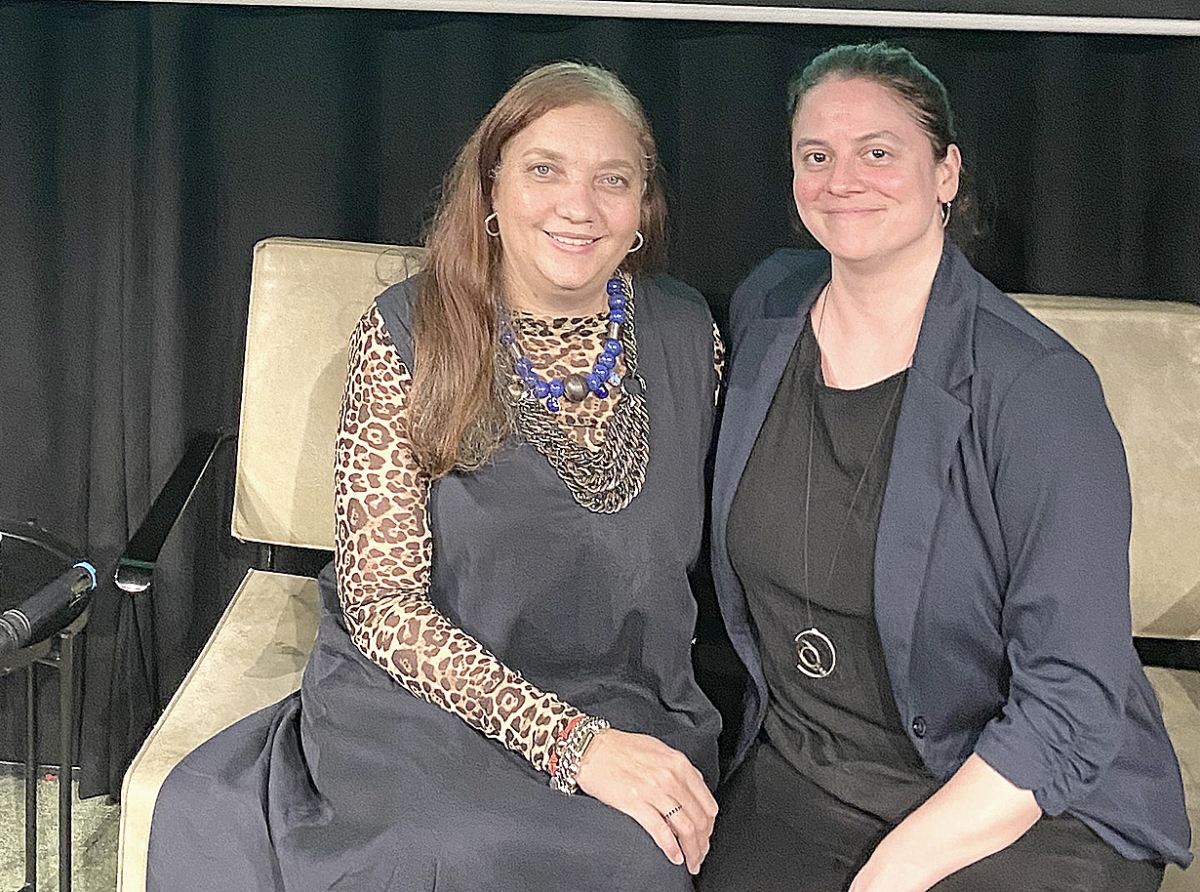 Vicky Arens a presenta na e simposio REPAIR na Hulana